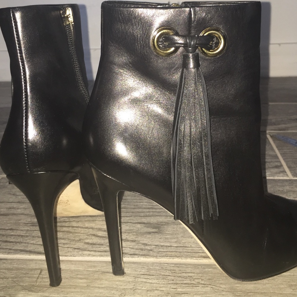 Via Spiga Blk leather booties